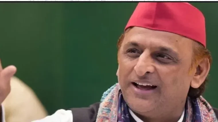 Akhilesh Yadav announcing Samajwadi Party manifesto release date