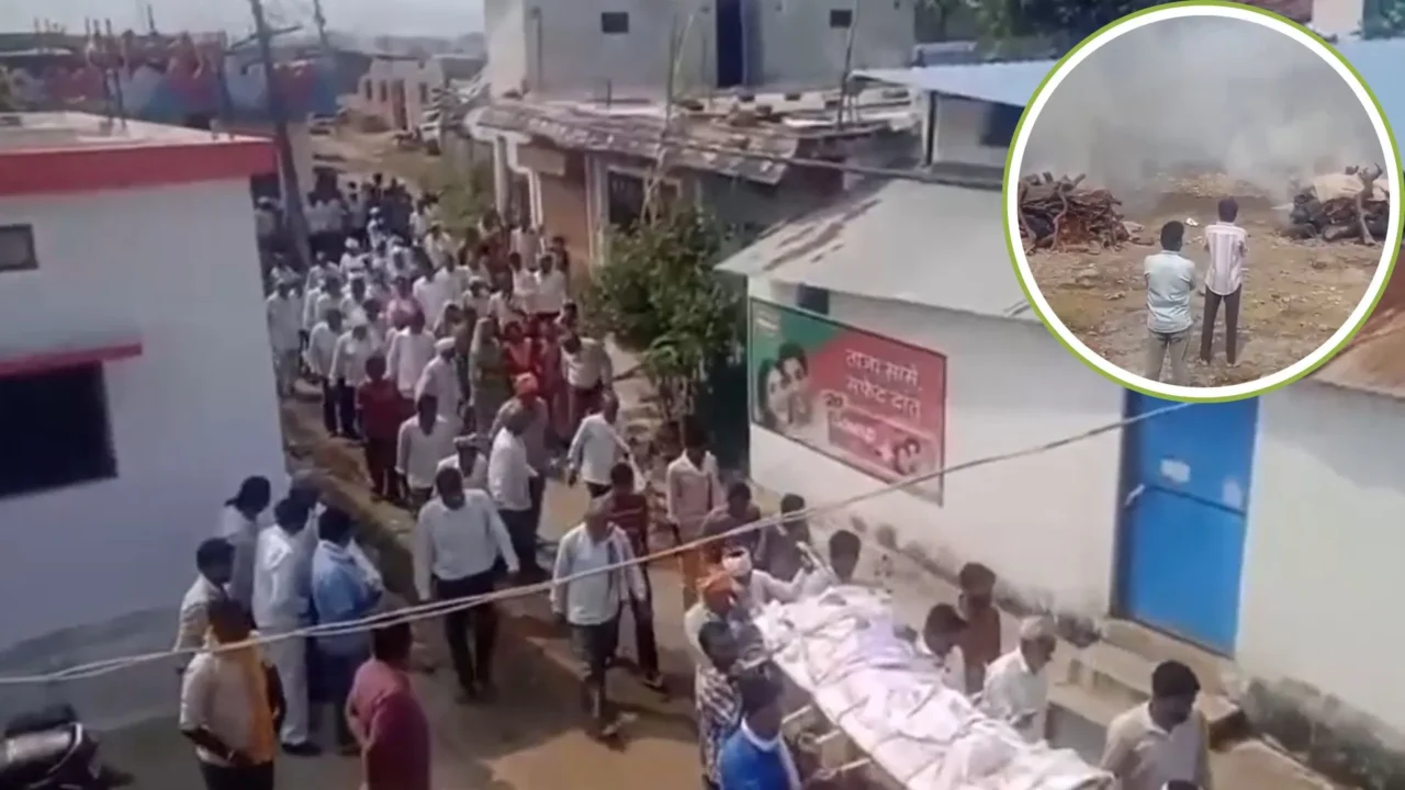 Villagers mourning together during joint funerals after Baitul Khatu Shyam Yatra road accident