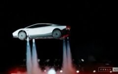 Tesla Roadster flying car concept with SpaceX technology
